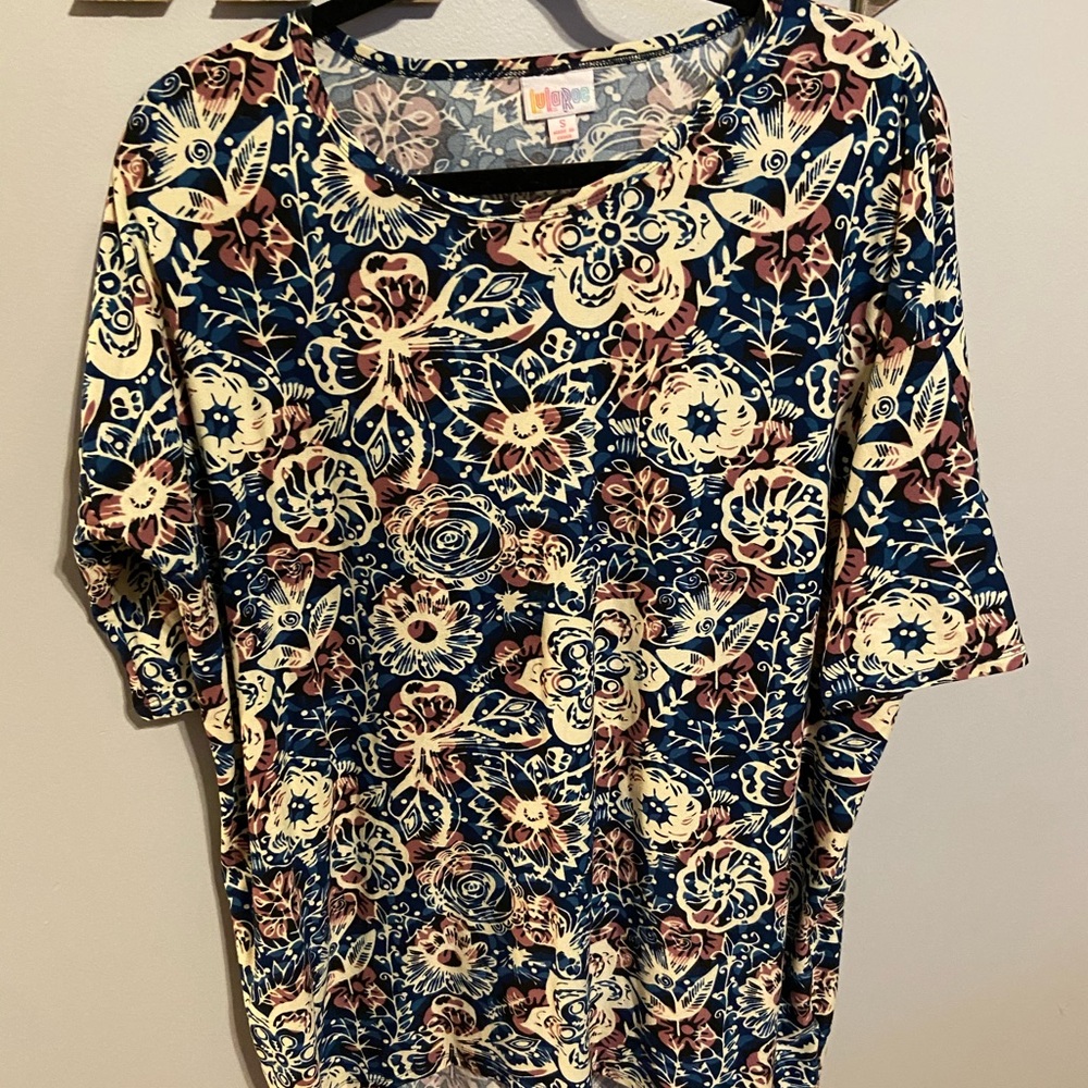 LulaRoe Floral Top size small